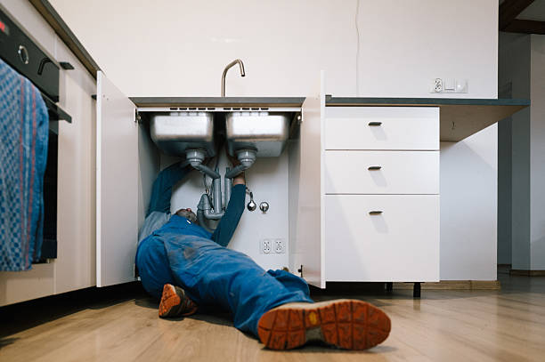 Professional Emergency Plumber technician working in Warrenton, NC